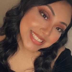 Meet your Posher, Zaira